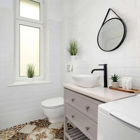 Modern Pet-friendly With Desk In Old Town By Renters